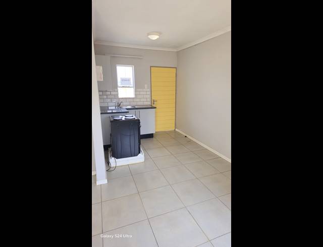 2 bed property to rent in SHARON PARK